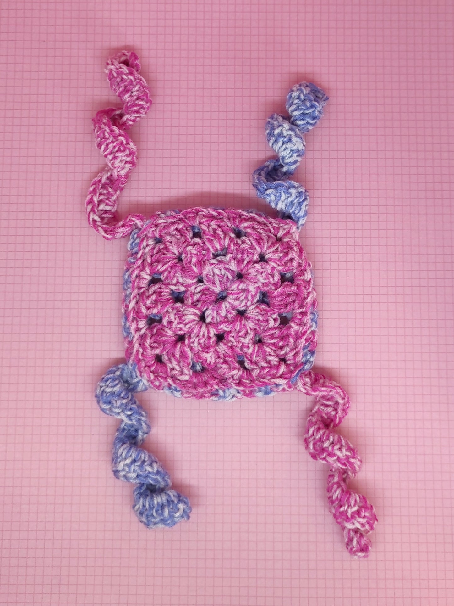 Carre en crochet jouet chat