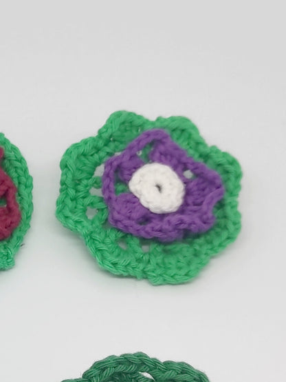 Broche fleur en crochet