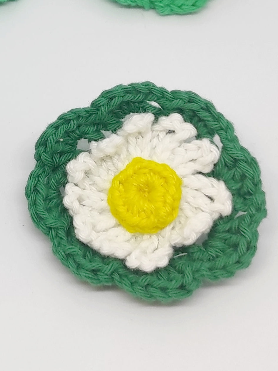 Broche fleur en crochet