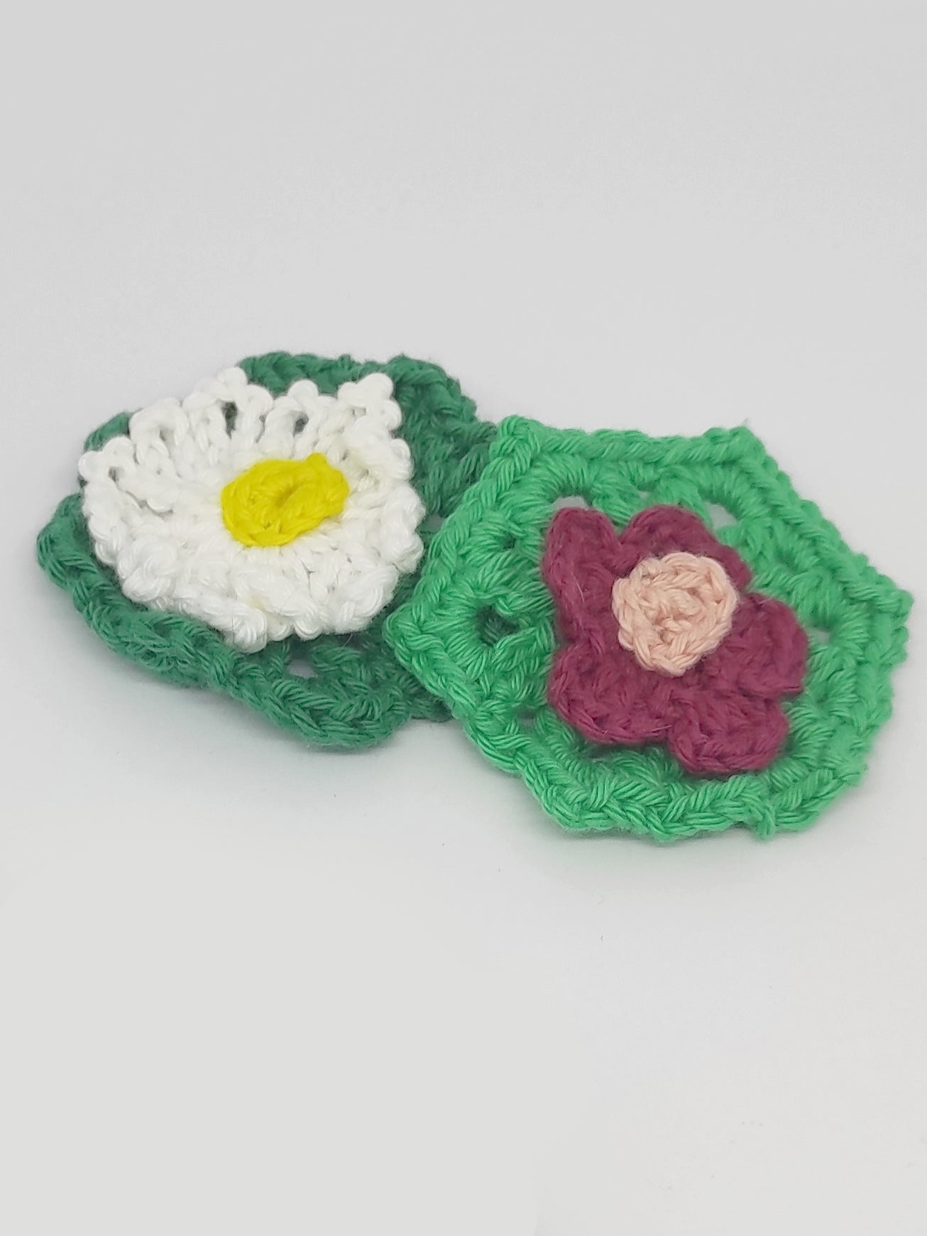 Broche fleur en crochet double